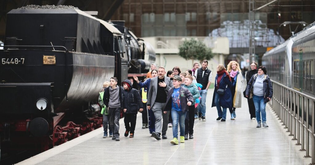 Wunderfinder bei der Führung im Leipziger Hauptbahnhof / Foto: Daniel Reiche