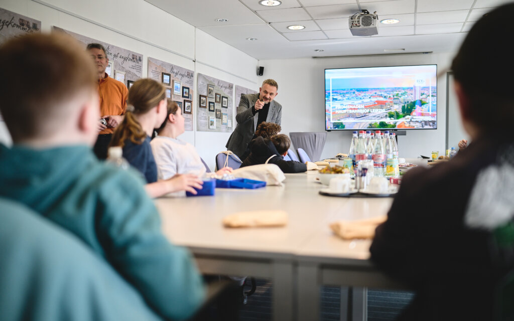 Wunderfinder bei der Führung im Leipziger Hauptbahnhof / Foto: Daniel Reiche