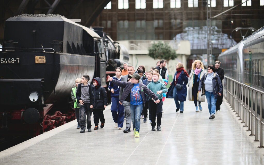 Bei der Führung im Leipziger Hauptbahnhof / Foto: Daniel Reiche